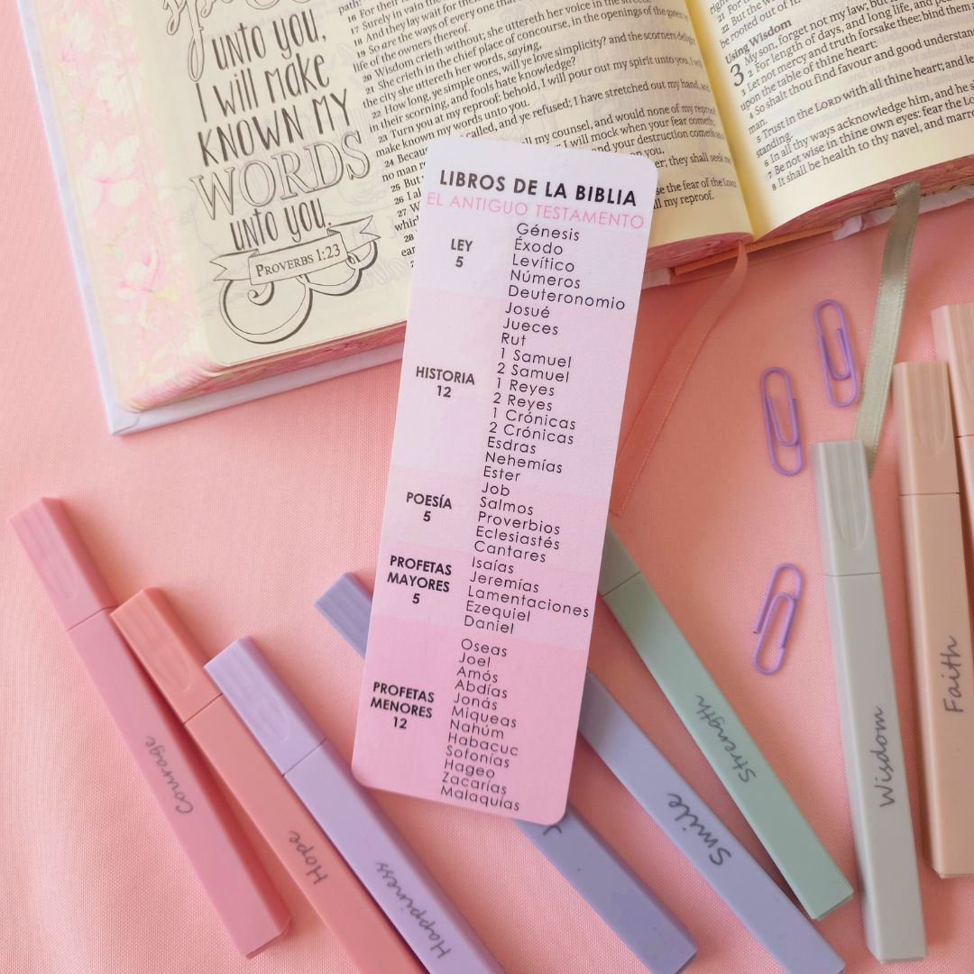 Libros de la Biblia Bookmark - Pink